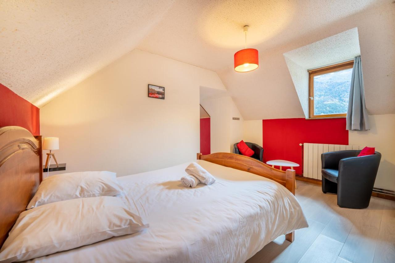 Hotel La Bergerie Azet Esterno foto