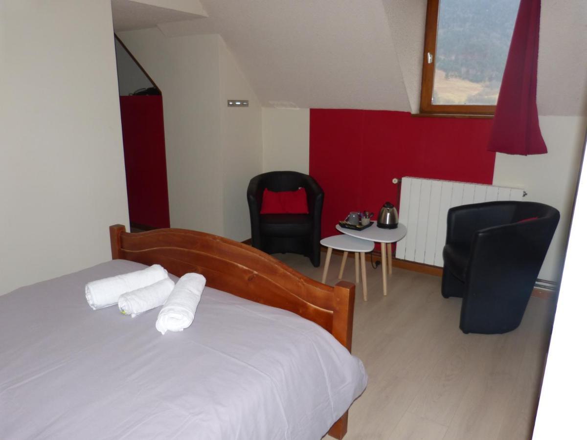 Hotel La Bergerie Azet Esterno foto